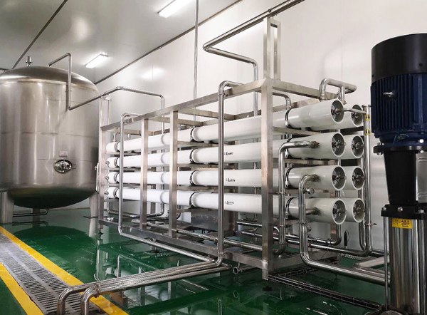 制藥工業的純化水設備跟普通的純水設備有什么區別？